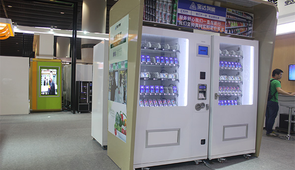 談?wù)勛詣邮圪u機(jī)在校園興起的原因